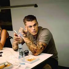 Stephen gordon hendry mbe is a scottish professional snooker player and a commentator for the bbc and itv. Stephen James Hendry Wiki 2021 Net Worth Height Weight Relationship Full Biography Pop Slider