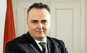 Civil servants shouldn't be neutral arbiters. Hans Peter Doskozil Landeshauptmann Des Burgenlandes Meine Abgeordneten