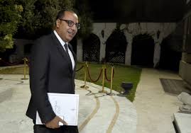 عيّن إلياس الفخفاخ المكلّف بتشكيل الحكومة، هشام المشيشي وزيرا للداخلية في تشكيلة حكومته المقترحة. Ø§Ù„Ù…Ø´ÙŠØ´ÙŠ Ø§Ù„ØªÙˆÙ†Ø³ÙŠ Ù…Ø§ Ø²Ø§Ù„ ÙŠØ·Ø§Ù„Ø¨ Ø¨Ø­Ù‚ Ø£Ø¯Ù†Ù‰ Ù…Ù† Ø§Ù„Ø¹ÙŠØ´ Ø§Ù„ÙƒØ±ÙŠÙ…