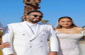 اطلت نيللي بشكل ملائكي تشبه السندريلا ، حيث ارتدا فسانين الاول كان في كتب الكتاب ، والاخر في السهرة ، والاثنين. Db9g9sxlan078m