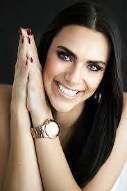 Zur neuen saison wechselt sie zur ard und zur legendären sportschau. Esther Sedlaczek Rita Reinkens