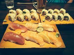 Sushi At Yoshi S Okinawa Jp Food Sushi Sausage