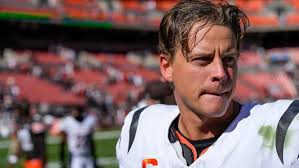 Max Holloway retains UFC BMF title, spoils Dustin Poirier's retirement  fight