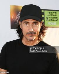 26 Photos & High Res Pictures