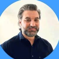 200+ perfiles de «Alfano»