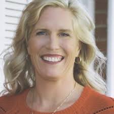 Kelly Slack's Instagram, Twitter & Facebook