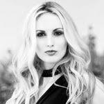 Laura Dimmer's Instagram, Twitter & Facebook