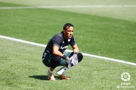 No quiero grandes cosas en mi vida, sólo pequeñas cosas que hagan grande mi vida. In Teams Like Barca Or City The Goalkeeper Has To Be A Centre Back