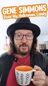 GENE SIMMONS STOLE MY HALLOWEEN CANDY 🎃 #Halloweeen #kiss , #the70s #the70  #70smusic #70srock #rocknroll