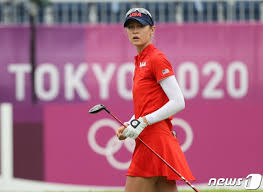 그의 아버지인 페트르는 1998년 테니스 메이저대회인 호주오픈 남자 단식 우승자다. Nvrcbxzaoyxuym