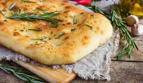 Che ci procura un pò di stanchezza e malumore 😅😅 questa di oggi è una ricettina sciuè s. Focaccia Veloce 5 Minuti Croccante Fuori E Morbida Dentro