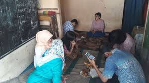 Gambar baru diunggah setiap minggu. Guru Les Rela Jual Ginjalnya Demi Beli Ponsel Untuk Anak Warta Kota