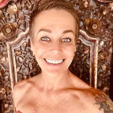 Heidi Brinkman's Instagram, Twitter & Facebook