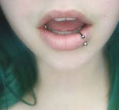 I Actually Quite Like This Lip Piercing Lowerlippiercingring Lip Lowerlippiercingring Piercing In 2020 Lip Piercing Labret Lip Piercing Lower Lip Piercing
