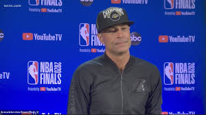 Including 2 touching tributes to the late nba legend in the design. Los Angeles Lakers Receive Nba Championship Rings 9news Com