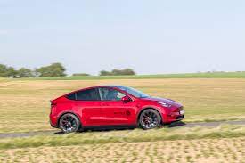 Tesla unveiled it in march 2019, started production at its fremont plant in january 2020 and started deliveries on. Tesla Model Y 2020 Erste Testfahrt Reichweite Daten Preis Adac