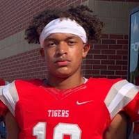 Ethan Edwards (@3than3dwards__)