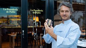 Una joven pastelera, de 24 años, denunció públicamente al chef pablo massey por acoso sexual. 7xydbqvslhzo6m