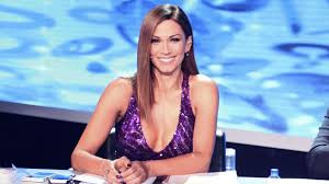 She has performed together with greek music stars such as anna vissi, glykeria, paschalis terzis, sakis rouvas, tolis voskopoulos, thanos petrelis, natassa theodoridou, despina. Ellh Kokkinoy Oi Spoydes Sto Xolygoynt O Oneirikos Gamos To Polykroto Diazygio Kai H Apoxh Apo Tis Pistes Enimerotiko Gr
