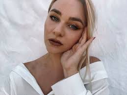 Charlene Lilly's Instagram, Twitter & Facebook