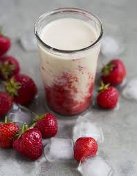 Milkshake Aux Fraises Et Beurre De Cacahuetes 45 Recettes Qui Font Le Printemps Elle A Table Fraises Et Bananes Beurre De Cacahuetes Smoothie Recette