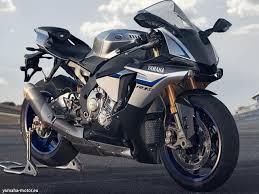 I can pay my college tuition and have enough left over a bike instead of buying the newest iphone, ipad and macbook pro. Yzf R1 Model At Rs 22 34 Lakh Yamaha Launches Yzf R1m In India Priced At Rs 29 43 Lakh The Economic Times