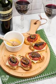 It's time to host your very own spanish dinner party. Honeyed Chorizo Fig Crostini A Simple Elegant Spanish Tapas Recipe
