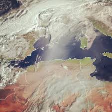 Un dallage en pierre reconstituée posé sur un lit de sable doit être stable et bien drainé afin que l'eau de pluie s'évacue. Nrb 7ljfk0qr3m