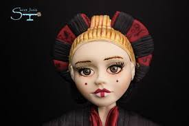 Cake tag: modelling figures