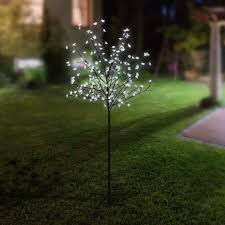 Als strauch wird der japanische baumflieder meist zwei bis fünf meter hoch und eignet sich damit auch für kleinere gärten. Led Lichterbaum Japanische Zierkirsche 1 5m Leuchtbaum Gartendeko Bluten Baum Kaufen Bei Www 1a Handelsagentur De
