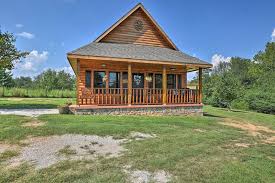 Flipkey has thousands of reviews and photos to help you plan your memorable trip. Log Cabin W Great Yard 2 Miles To Lake Hamilton Updated 2021 Tripadvisor Lake Hamilton Vacation Rental
