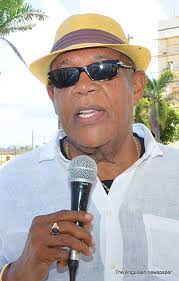 FORMER VALLEY AIR SERVICE PILOT HONOURED Dramatic Flyover At Airport Event 