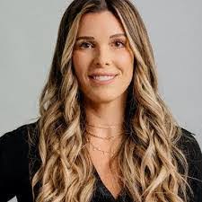 Carol Weyer's Instagram, Twitter & Facebook