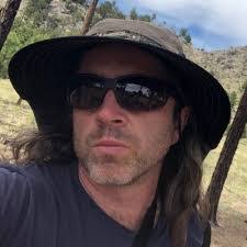 Robert Mallow's Instagram, Twitter & Facebook