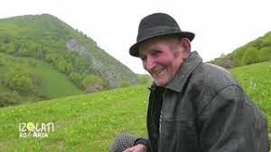 La tvr 1 episodul 5 al seriei dedicate oamenilor care trăiesc în locuri izolate din românia vine cu noi poveşti din munţii trascău şi râmeţ. IzolaÅ£i In Romania Pe Poteci Din MunÅ£ii TrascÄƒu Si Muntele GÄƒina Tvr1 Youtube