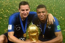 Toute l'actualité en direct du mondial 2018 qui se déroulera en russie du 14 juin au 15 juillet. Les Bleus Champions Du Monde Florian Thauvin N A Pas Fini D Etre Trolle