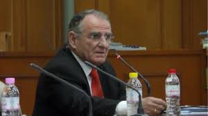 Δημήτρης κεχαγιάς, ο οποίος ανέλαβε τη θέση τον. Karditsa Den Yparxei Orio Hlikias Exw Kapoia Sxesh Me To Xwro Ths Ygeias Leei O 80xronos Paraligo Dioikhths Toy Nosokomeioy