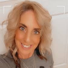 Allison Connors's Instagram, Twitter & Facebook