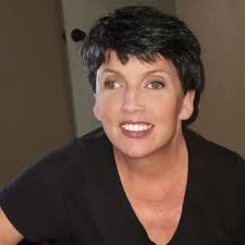 What are good breakfast spots near Tinseltown?