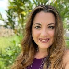 Desirae Hunt's Instagram, Twitter & Facebook