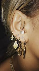 Prokoly Na Mochke V 2 Ryada In 2020 Earings Piercings Ear Jewelry Swarovski Earrings