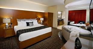 But the one in sareraya romantic honeymoon suite will literally leave you without words.the in room jacuzzi is overlooking of the sea. 8 Romantic Hotels With Hot Tub In Room In Tulsa Ok