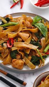 Drunken Noodles Pad Kee Mao Khin S Kitchen