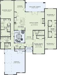 Ramprastha offers apartments for resale/rent in ramprastha the atrium. House Plan 110 00845 European Plan 2 611 Square Feet 4 Bedrooms 3 5 Bathrooms In 2021 Atrium House Floor Plans Monster House Plans