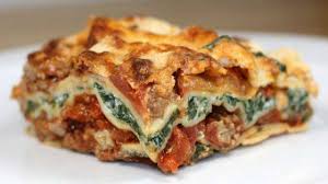 Ricetta della lasagna con zucca e spinaci, un piatto gusto realizzato con prodotti autunnali senza lasagne con asparagi, salmone e gamberi. Lasagne Agli Spinaci Con Ragu Di Carne Ricettasprint It