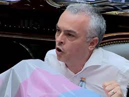 Soy maricón y me la banco", el duro descargo de un diputado contra Javier  Milei por su polémico discurso en Davos 👉 https://clar.in/3ErYa86