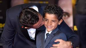 Sale off 69% > fussballschuhe kinder ronaldo looking for a cheap store online? Weltfussballer Kauft Cristiano Ronaldo Sich Ein Zweites Kind Welt