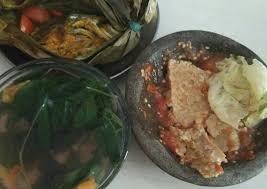 Tengok cara membuat bobor bayam yang lezat dan mudah dibuat. Lauk Pendamping Sayur Bening Bayam Rasanya