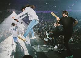 Hillsong worship exists to serve the global church and equip believers everywhere with songs of holy spirit power that exalt and glorify the name of jesus, build the church and fuel revival on the earth. Hillsong Tours United Hillsong Worship Young Free Tours