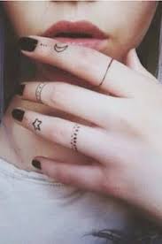 Berikut ide tato yang imut, simple dan minimalis. 38 Tatto Ideas For Your Fingers Finger Tattoos Tattoos Finger Tattoo Designs